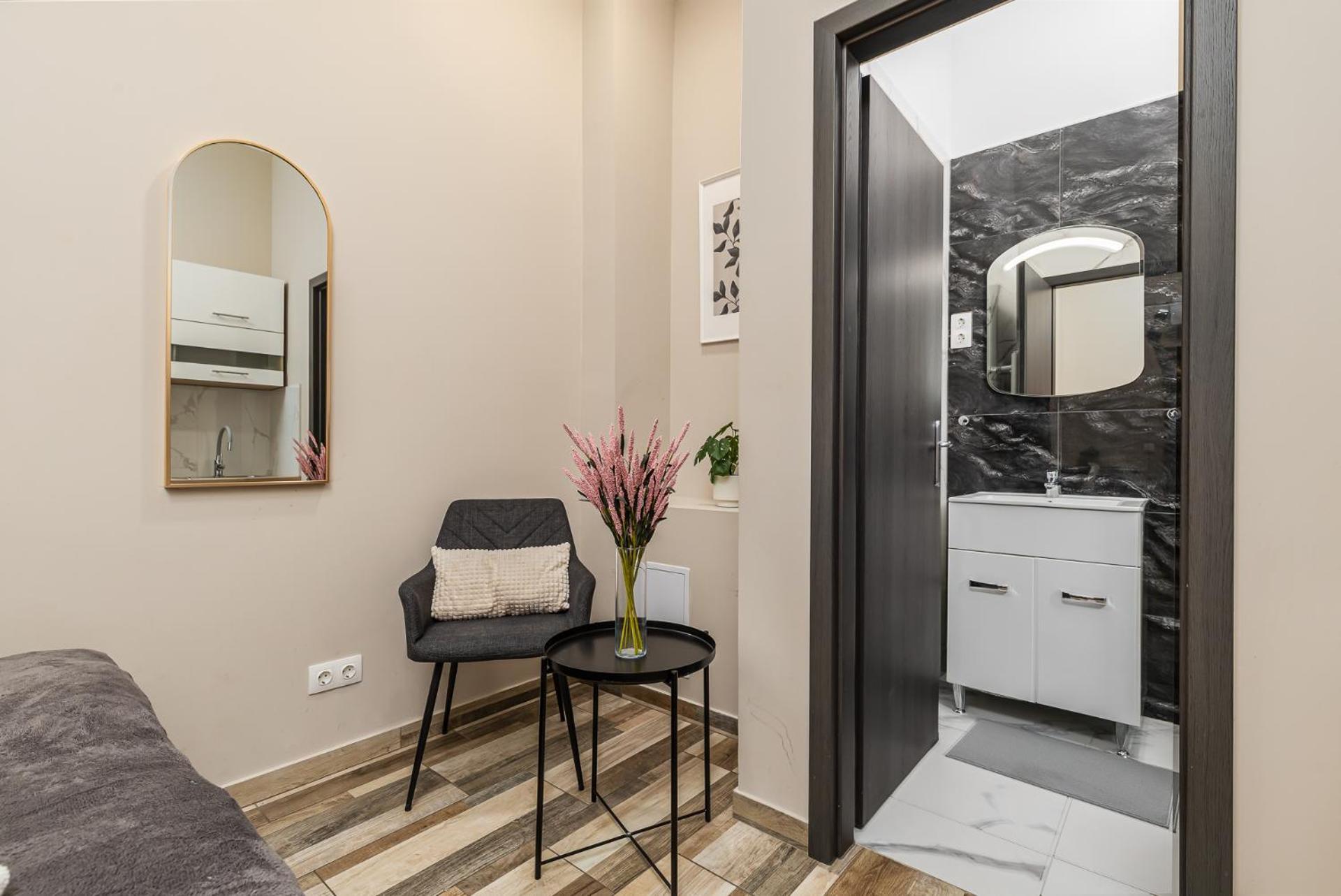 Charming Studio Apartments In Central Budapest — Photos 3