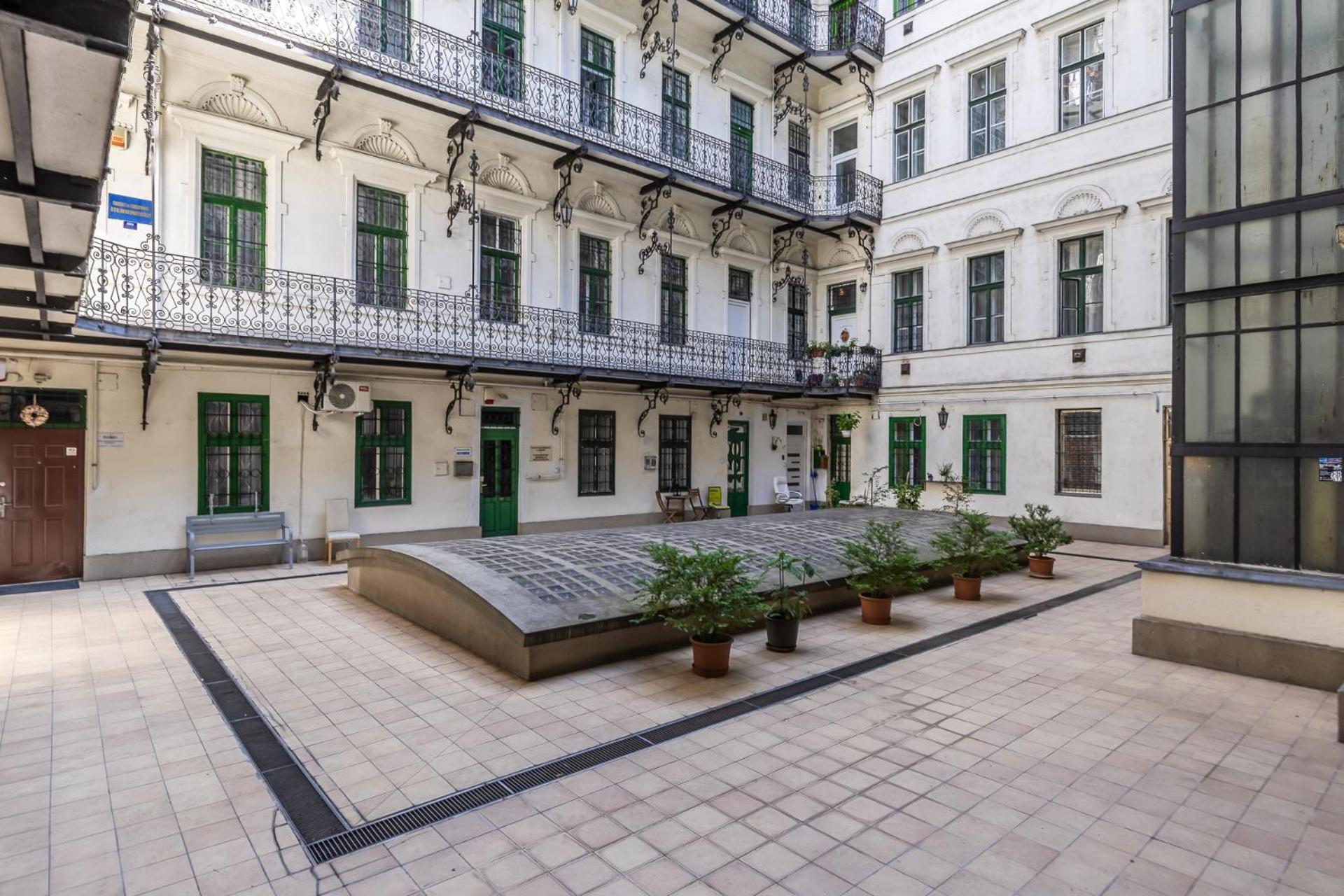 Charming Studio Apartments In Central Budapest — Photos 2